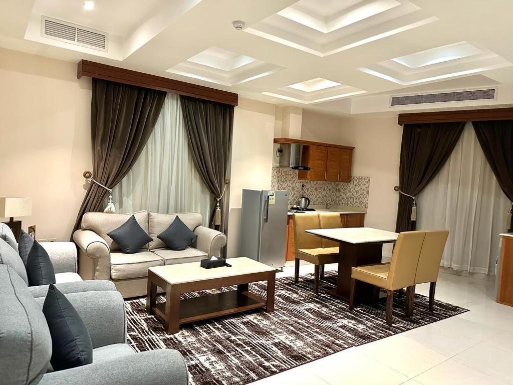 Sas Al Olaya Hotel Suites Al Khobar Ngoại thất bức ảnh